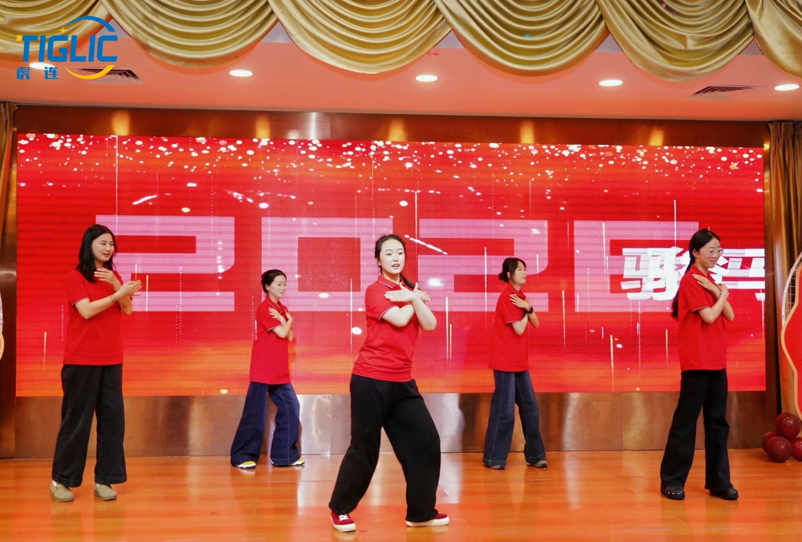 舞台表演