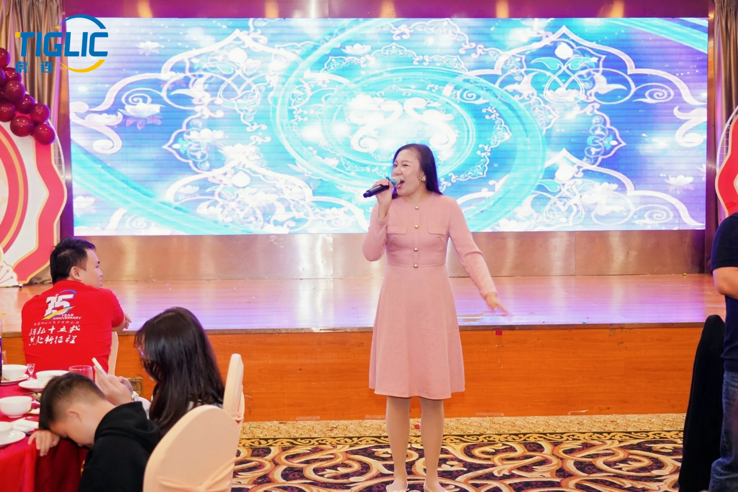 舞台表演
